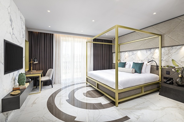 Book a stay for 3 nights +  in December 25 and benefit from the following offer